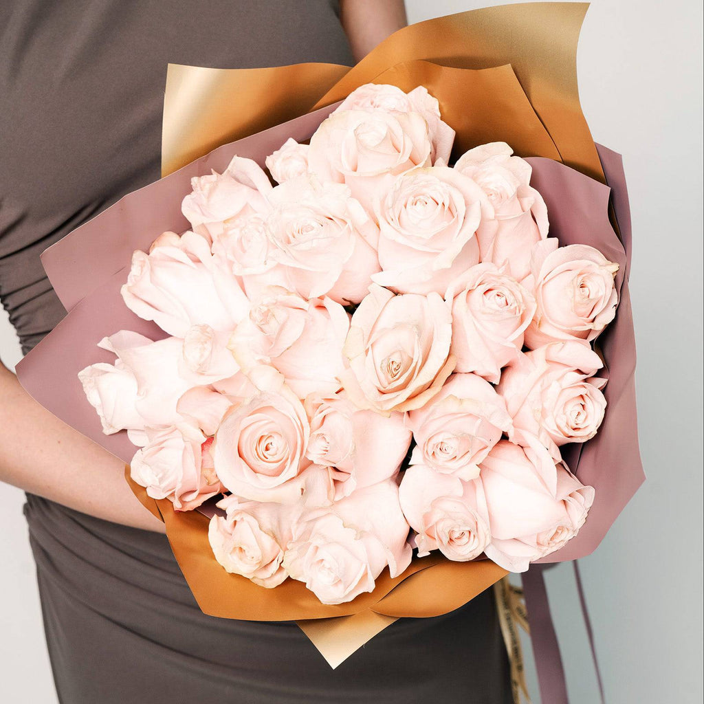 24 Blush Roses - Flowers Valley Shop