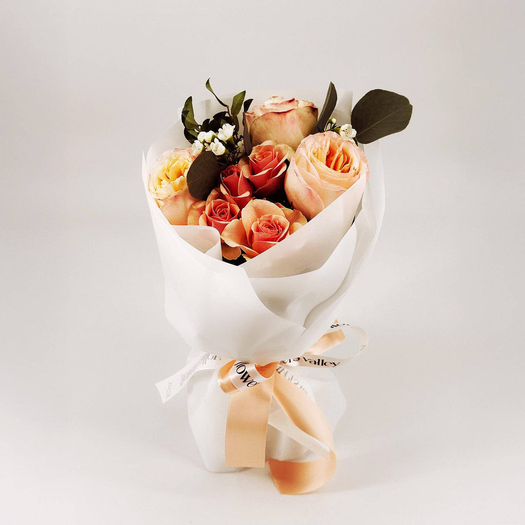 Lovely Mini floral arrangement by Flowers Valley Shop